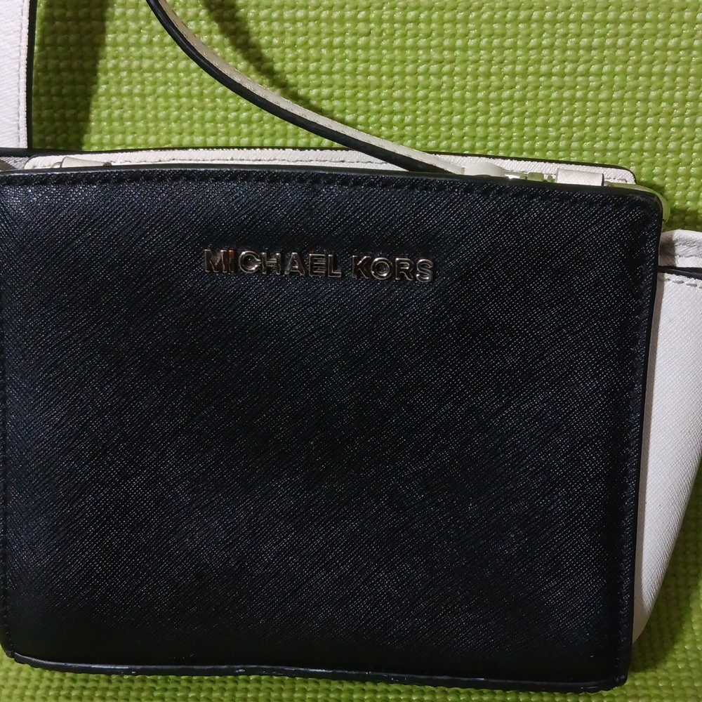 Michael Kors Black and White Crossbody Bag - Picture 1 of 7